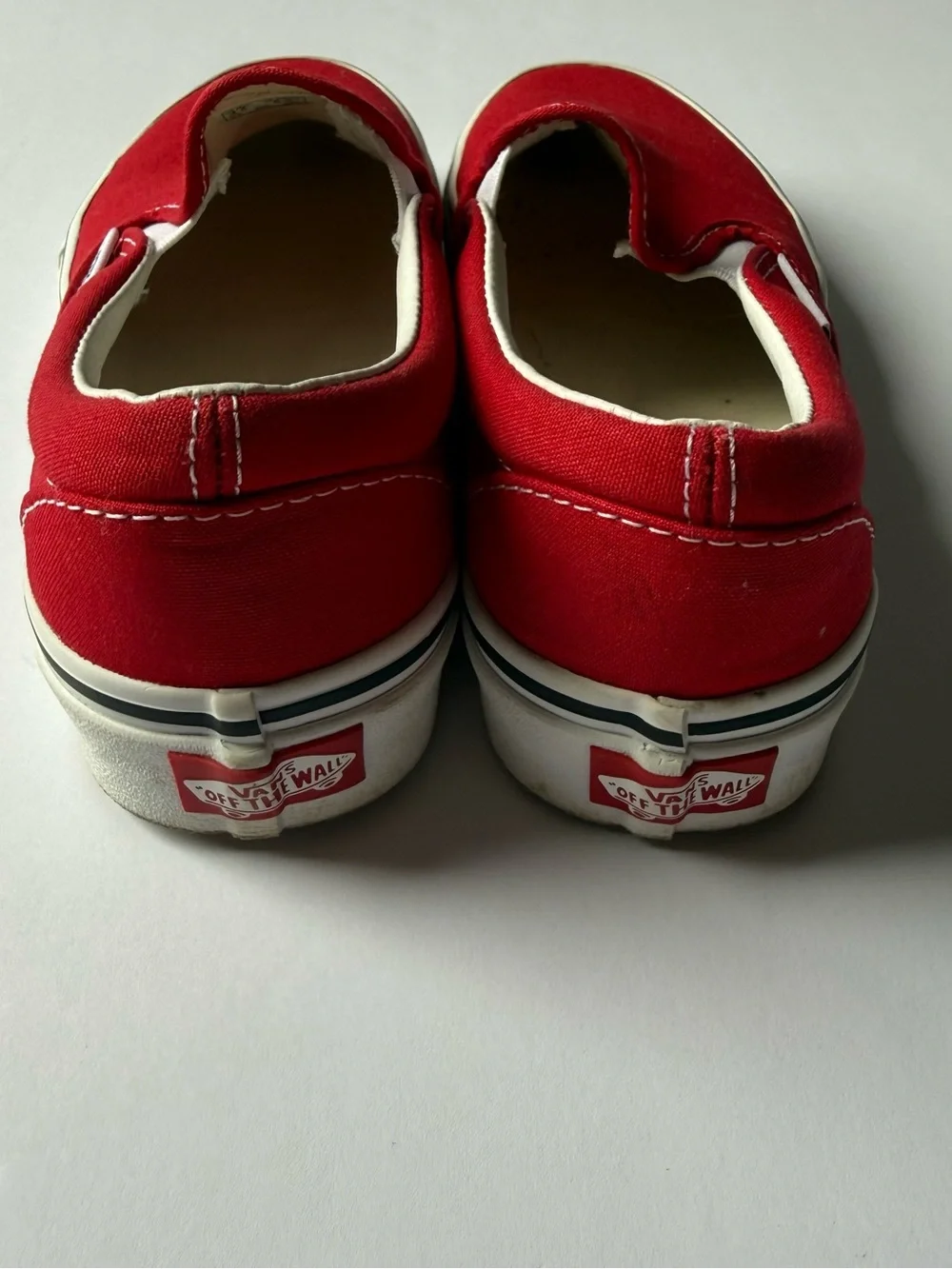 Vans Kids Classic Slip-On Sneakers in Racing Red True White 4.5 kids /6 womens